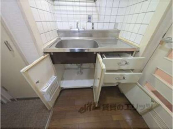 下部収納