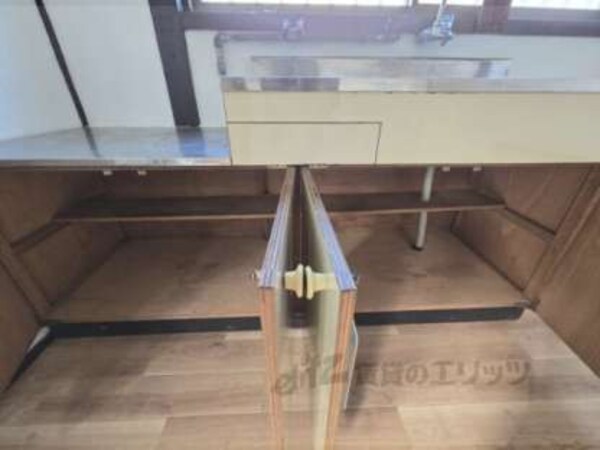 下収納