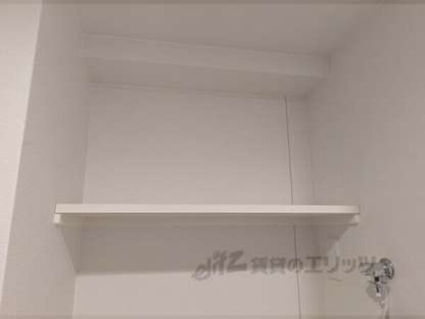 洗濯機置場上部棚