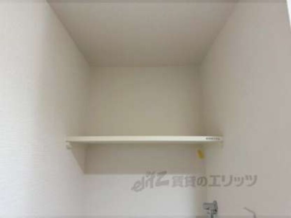 収納棚