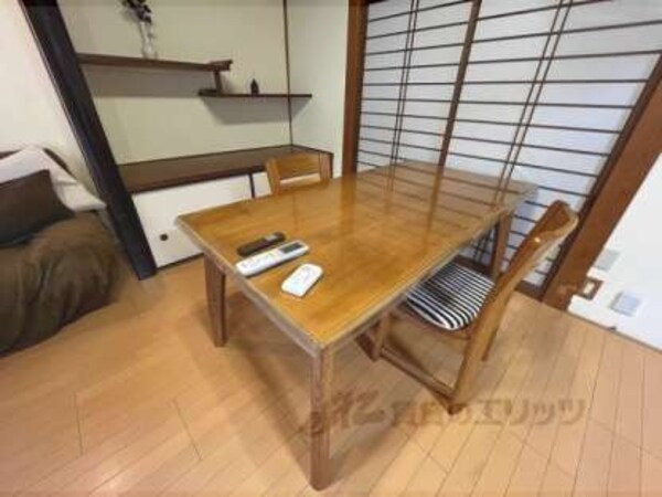 テーブル