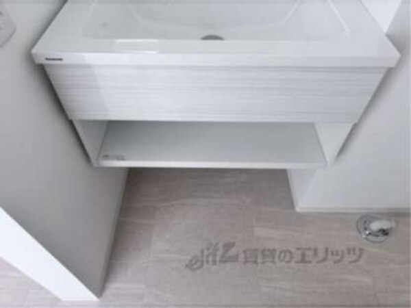 洗面台下
