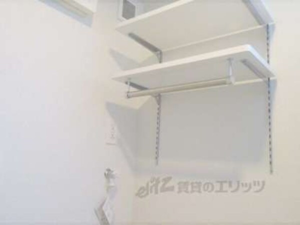 洗濯機置場上部