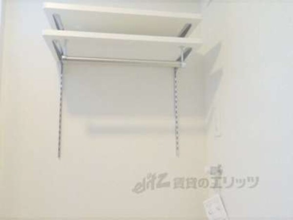 洗濯機置場上部