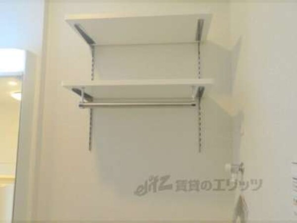 洗濯機置場上部