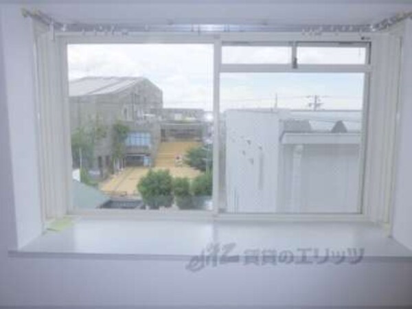出窓