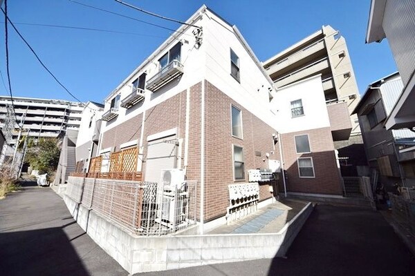 外観(閑静な住宅街にございます。)