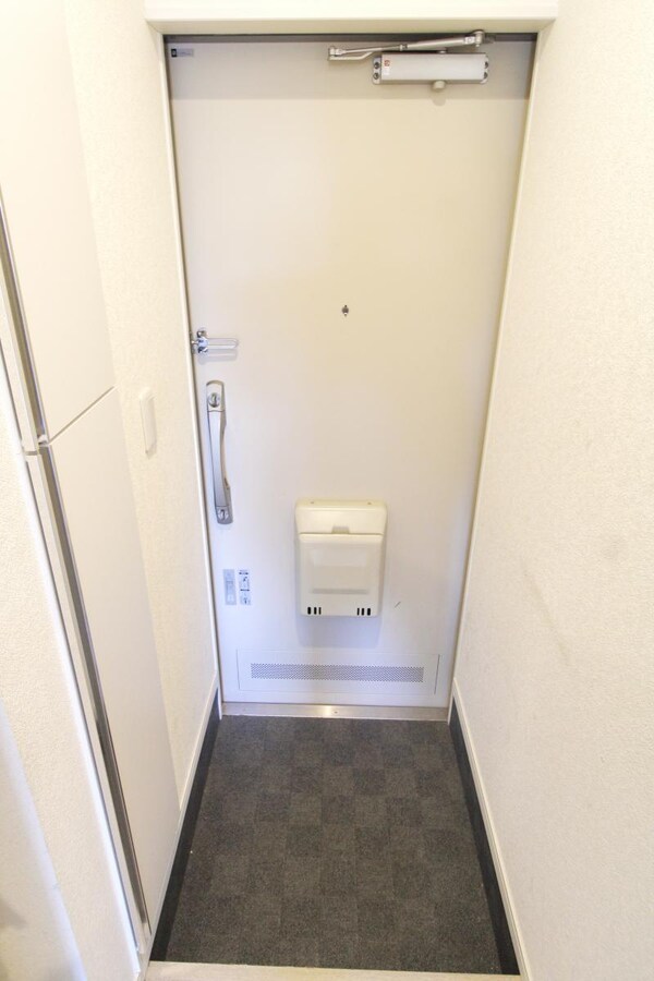 玄関(※別部屋参考写真)