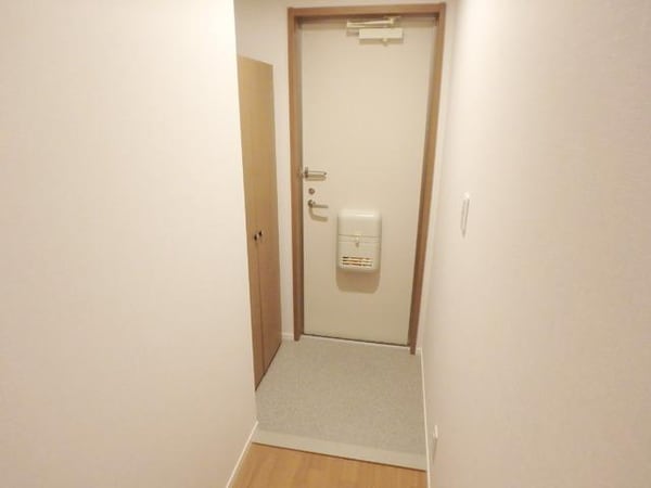 玄関(同シリーズ)