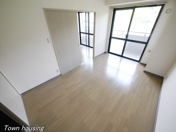 寝室(※別部屋参考写真です)