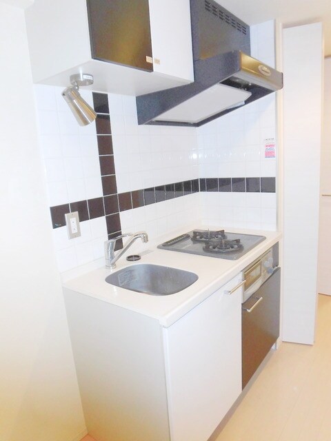 物件内観写真3　(★★きれいなシステムキッチンで美味しいお料理★★)