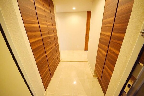 玄関(★★広々とした玄関★★)