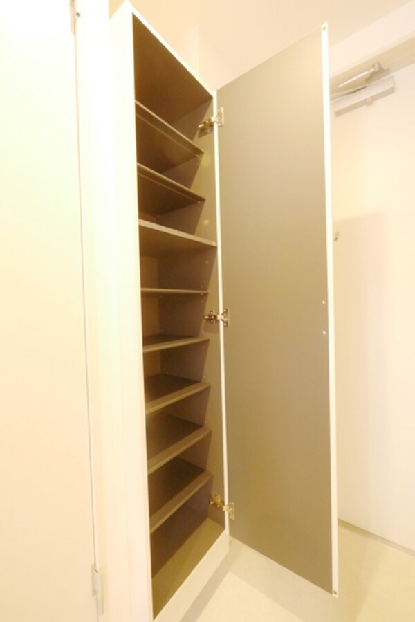 玄関(同シリーズ)