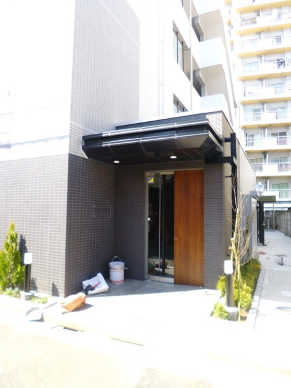 エントランス(部屋探しは株式会社　タウンハウジング　までお気軽にお問合せ…)