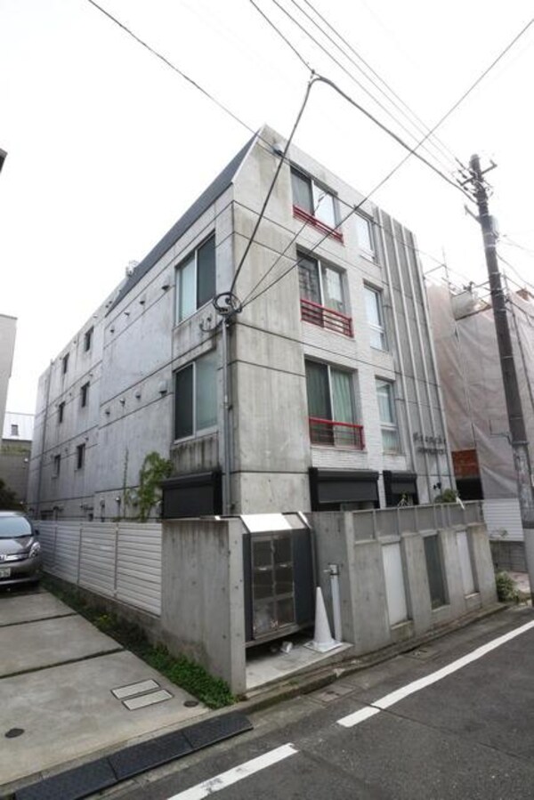 外観(★スタイリッシュな外観のマンションです★)