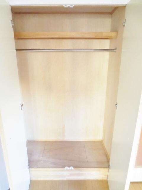 物件内観写真6　(★たっぷり入る収納スペース★)