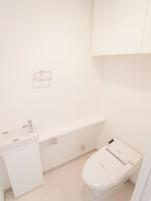 トイレ(お部屋探しは株式会社　タウンハウジング　までお気軽にお問合…)