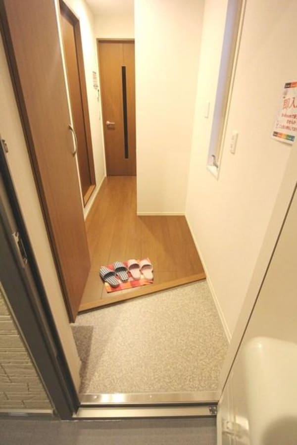 玄関(お部屋探しは株式会社　タウンハウジング　までお気軽にお問合…)