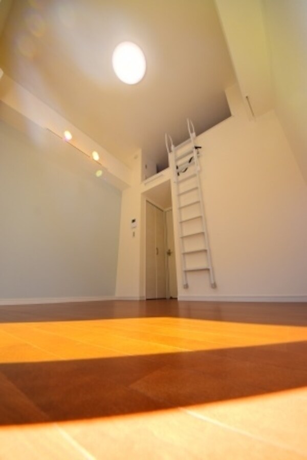 その他室内・内装(★海まで歩いてすぐ★ゆったりロフト付きのおしゃれ物件★)