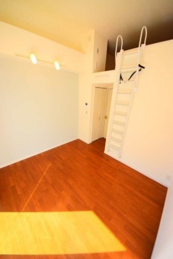 設備(★海まで歩いてすぐ★ゆったりロフト付きのおしゃれ物件★)