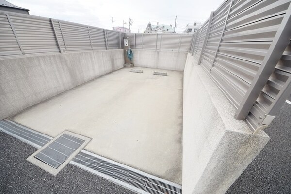 共有部分(共用洗車スペースあろます♪)