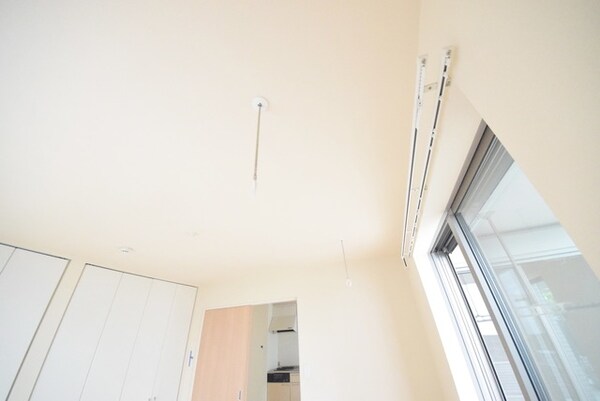 設備(洋室に室内干し可能♪)