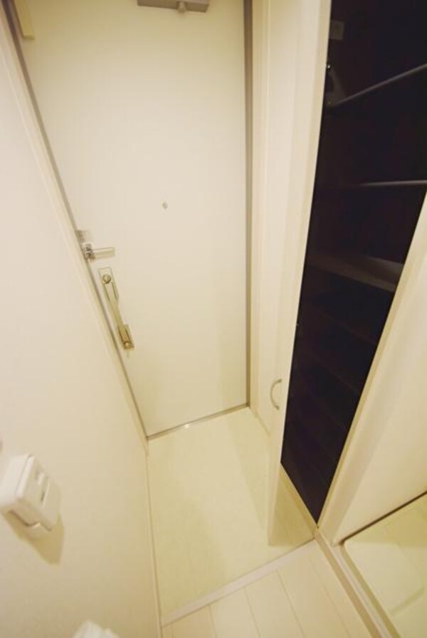 玄関(★シューズＢＯＸ完備★)