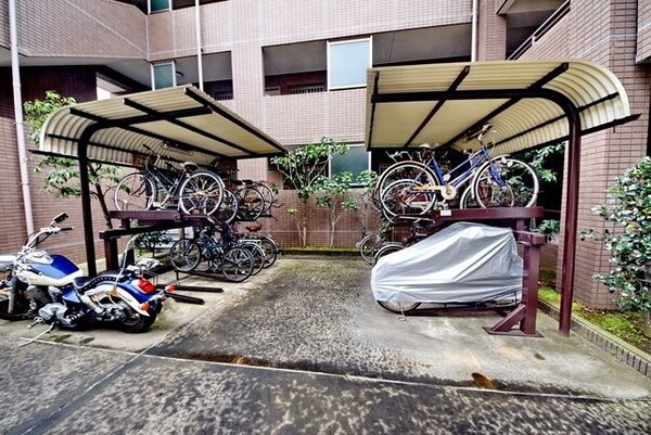 その他(★屋根付き駐輪場＋バイクj置き場★)