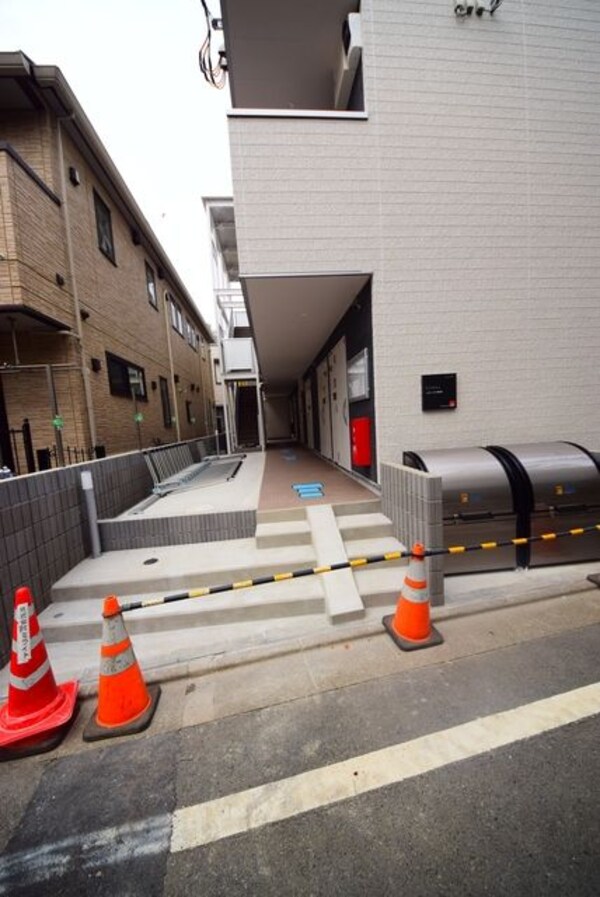 エントランス(★駅徒歩圏内★)