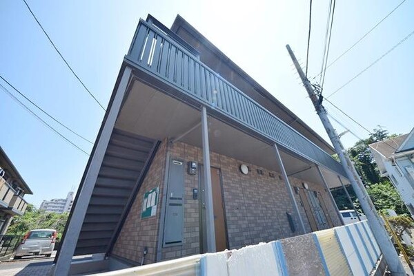 エントランス(★システムキッチン2口付き・駐車場完備★)