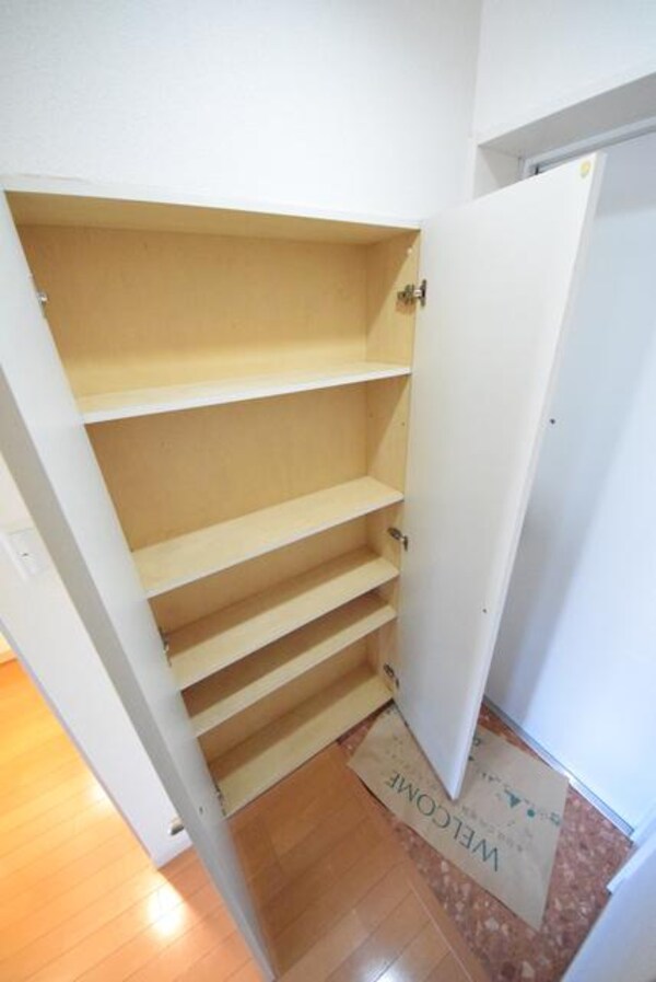 玄関(★大きな靴箱★)