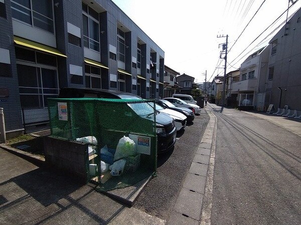 エントランス(駐車場　他社管理)