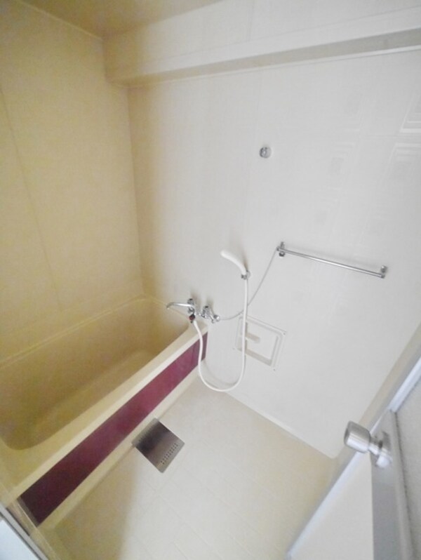 バス／シャワールーム等(※別部屋参考写真です)