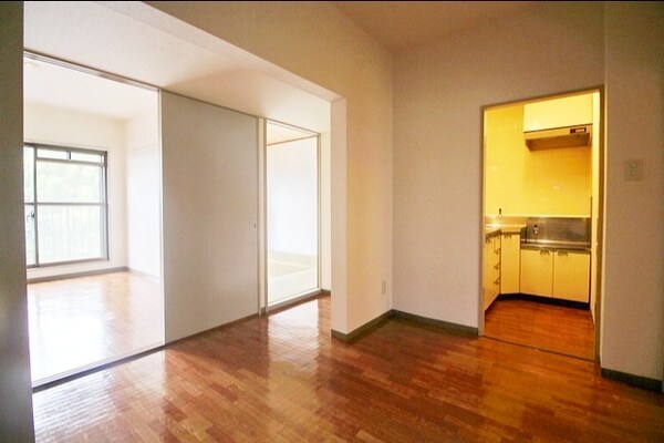 リビング・居室(※別部屋参考写真です)