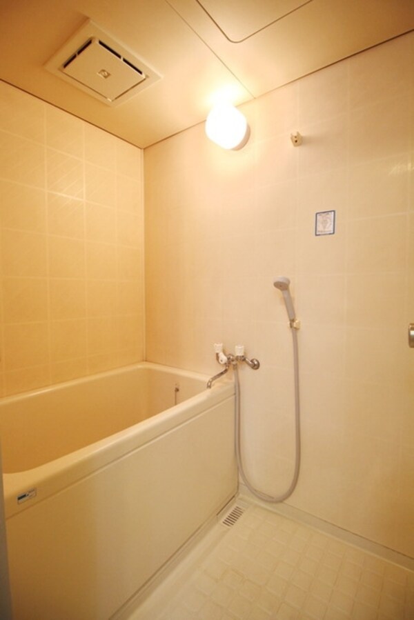 バス／シャワールーム等(※別部屋参考写真です)