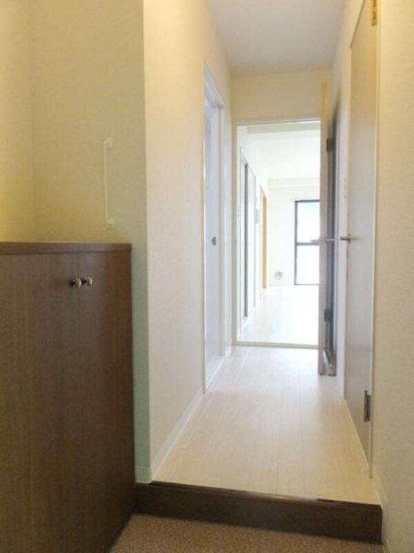 玄関(※別部屋参考写真です)