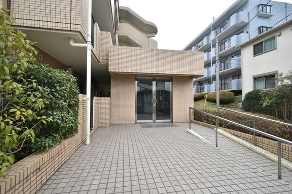 エントランス(★お問い合わせ・ご来店はタウンハウジング町田店まで★)