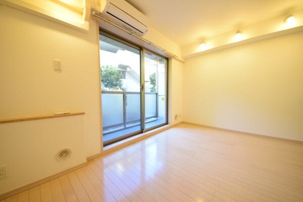 リビング・居室(★人気のフローリングのお部屋です★)