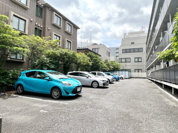 駐車場(☆クローゼットも大きいです☆)