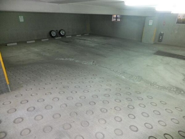 駐車場(★敷地内の屋根付駐車場★)