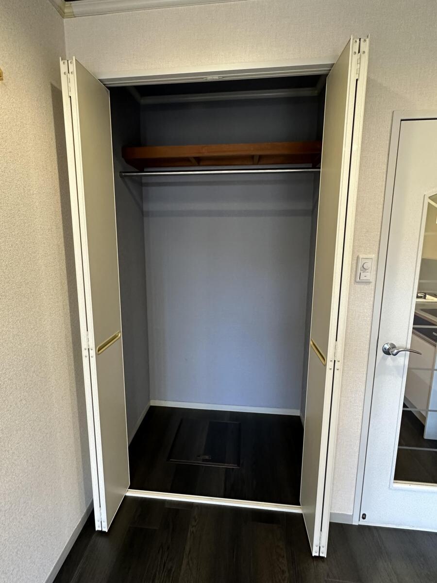 物件内観写真12　(収納)