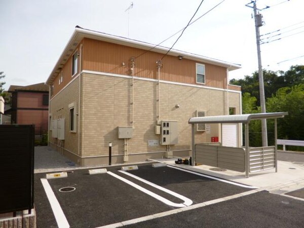 外観(☆周りに高い建物が無いので日当たり良好です☆)