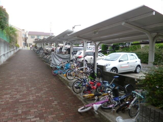 物件内観写真17　(★屋根付きの駐輪場★)
