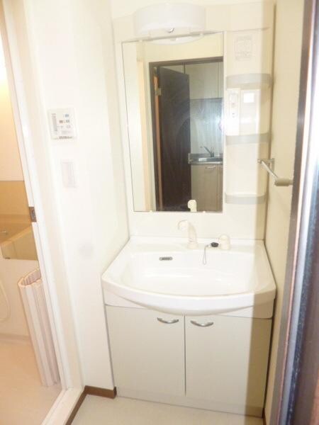 物件内観写真2　(☆　独立洗面台　☆)