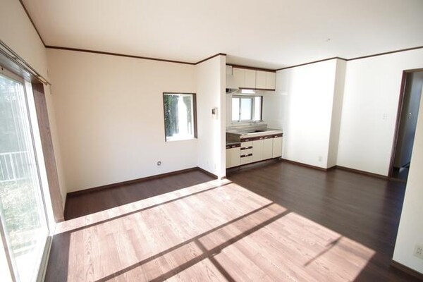 リビング・居室(★窓も大きくて多い明るく広いお部屋です★)
