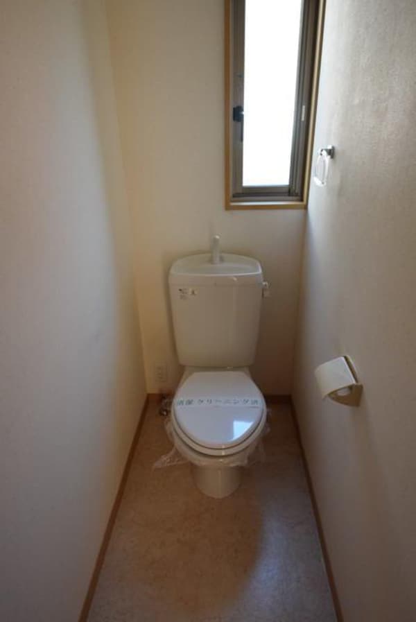 トイレ(★窓のあるトイレです★)