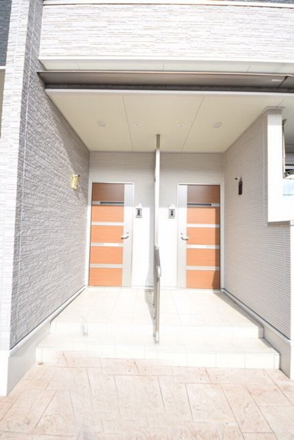 エントランス(★２Ｆも１Ｆに玄関があります★)