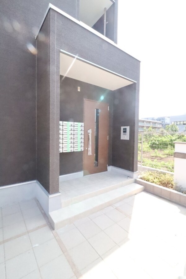 エントランス(★ご内見の際はタウンハウジング中央林間店まで★)