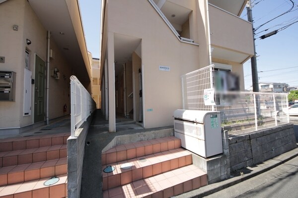 エントランス(★見学希望等はタウンハウジング中央林間店までお気軽に♪★)