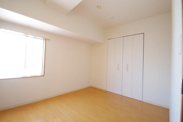 寝室(★明るい洋室★)